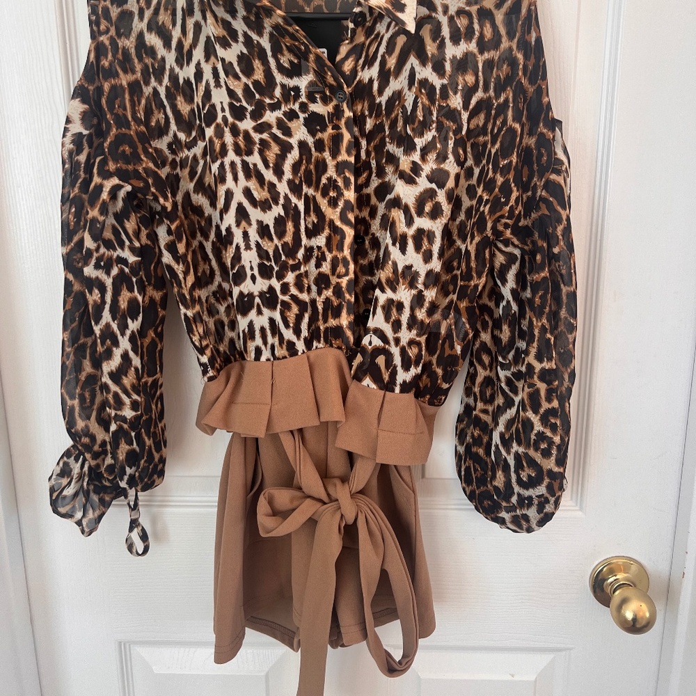 Leopard Short Romper - Picture 5 of 5